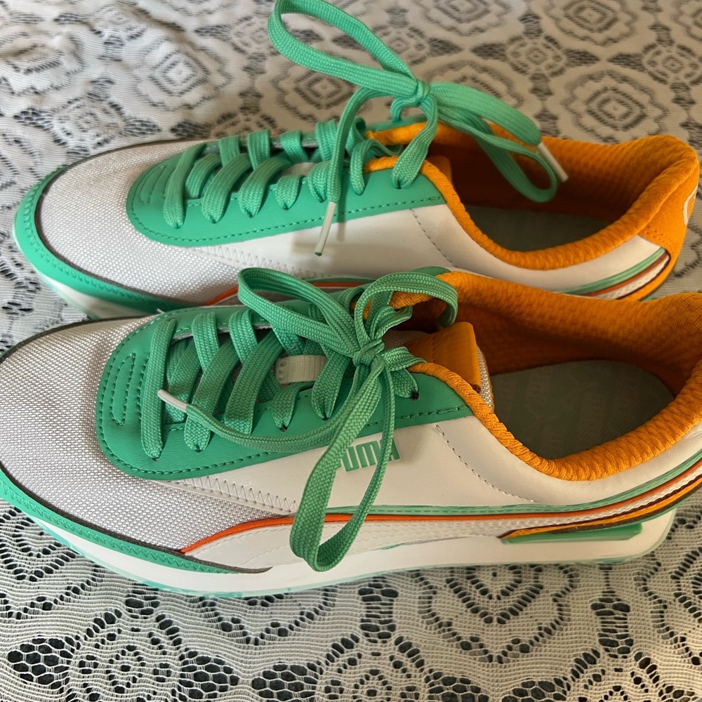 Puma Athletic Shoes in Green, White, and Orange - Picture 3 of 7